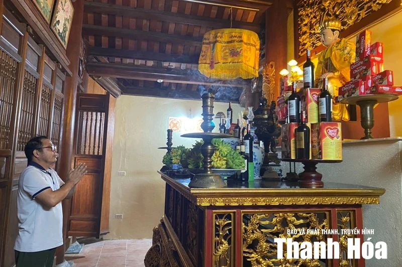Chốn thiêng bên ngã ba sông - Hình 2
