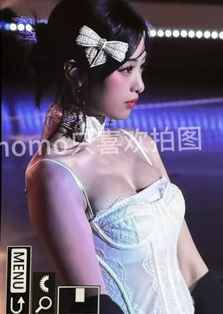 Công chúa showbiz mới 19 tuổi bị o ép vòng 1 đến nghẹt thở, công ty quản lý hứng trọn chỉ trích - Hình 5