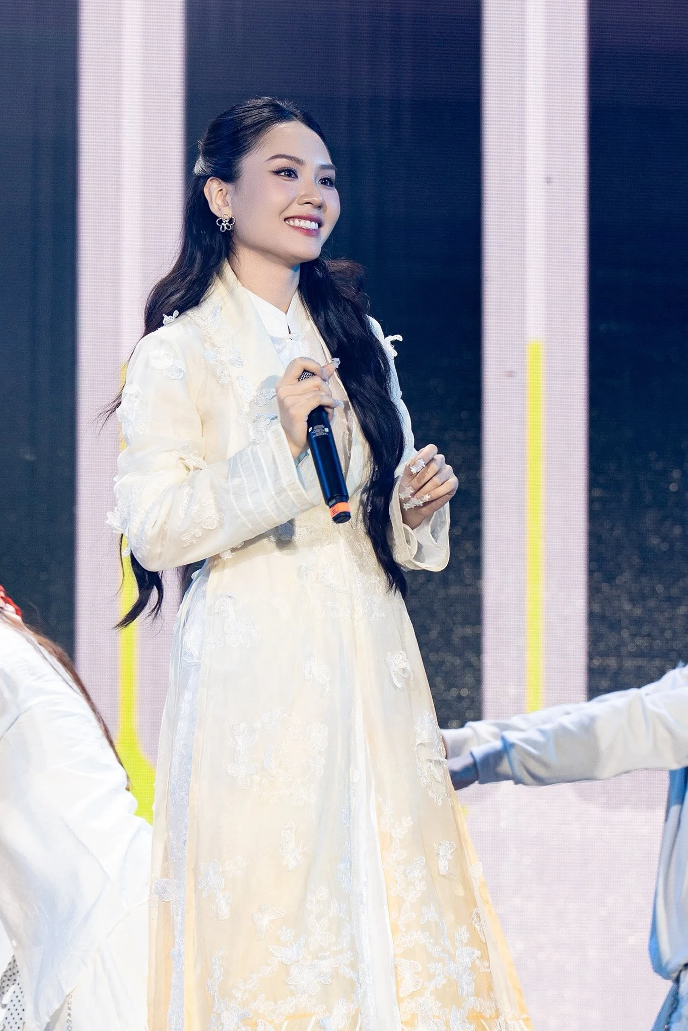 Công ty quản lý phản bác Hoa hậu Mai Phương việc đơn phương hoạt động độc lập - Hình 8