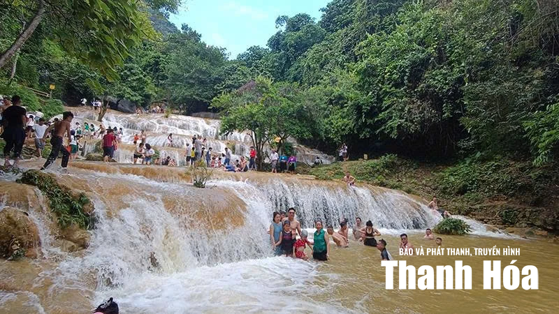 Đánh thức bản Mường dưới chân thác Mây - Hình 1