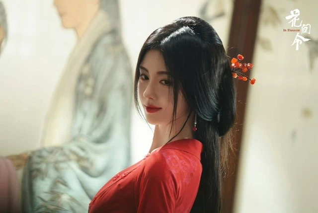 Đu showbiz cả đời chỉ công nhận 1 mỹ nhân càng điên càng đẹp: Ánh mắt vừa sợ vừa cuốn, visual y hệt truyện tranh - Hình 7