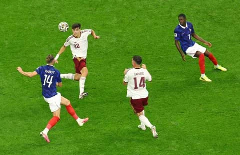 Cubarsi - Laporte: Cặp trung vệ hay nhất World Cup 2026 - Hình 1