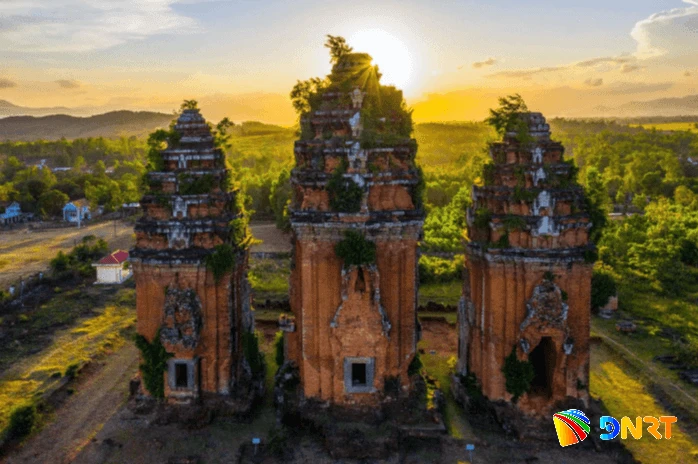 Dấu son Champa dưới bóng tháp Dương Long - Hình 1
