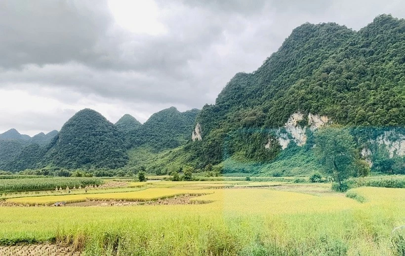 Đi giữa miền non nước Cao Bằng - Hình 1