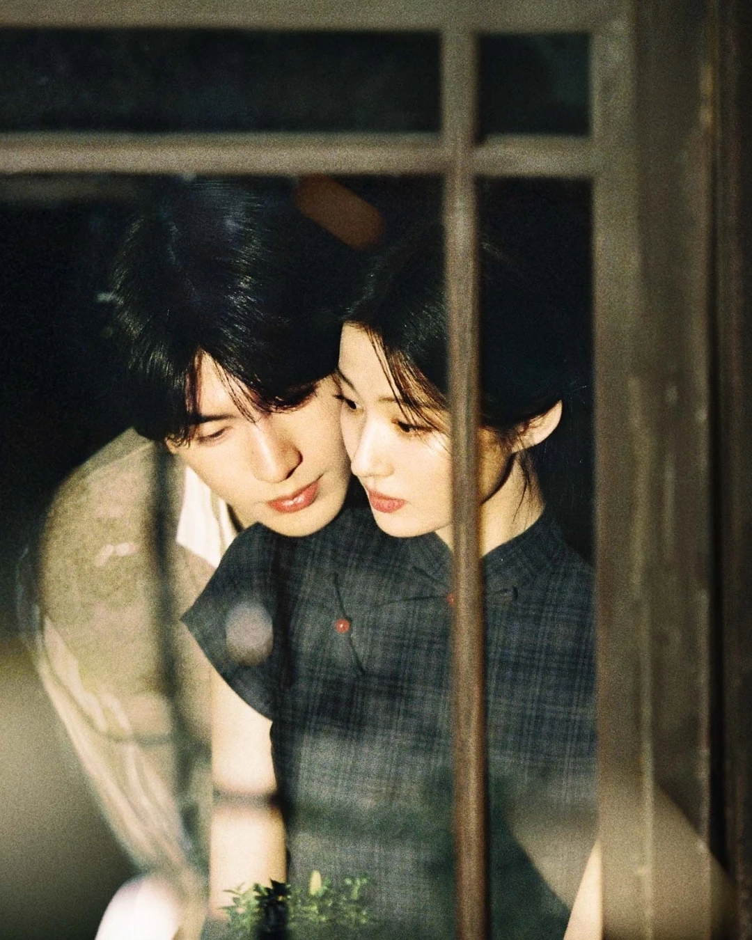 Phim mới của Trương Lăng Hách vừa chiếu đã chấn động MXH: Drama căng đét ngay mở màn, xem giây nào choáng giây đó - Hình 1