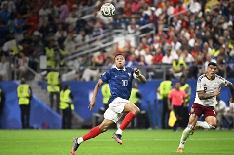 Trận chiến sống mái của Mbappe với Messi - Hình 2