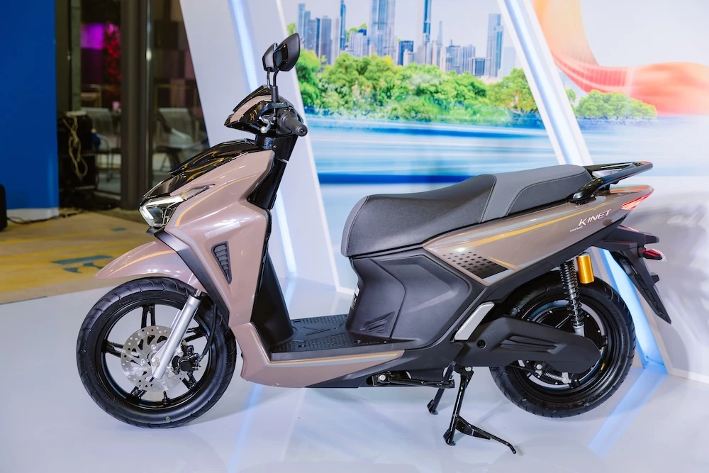 VinFast ra mắt bộ đôi xe máy điện cao cấp - Hình 1