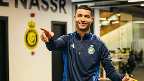Ronaldo bất ngờ nhận được công việc mới - Hình 2