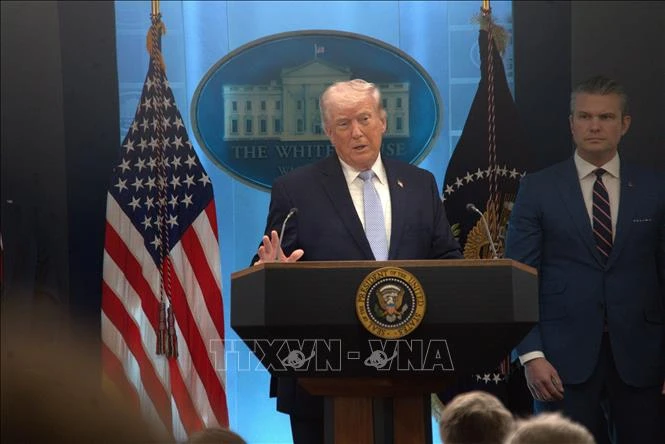 Tổng thống Trump lại đứng trước các ngã rẽ trong cuộc chiến với Iran - Hình 1