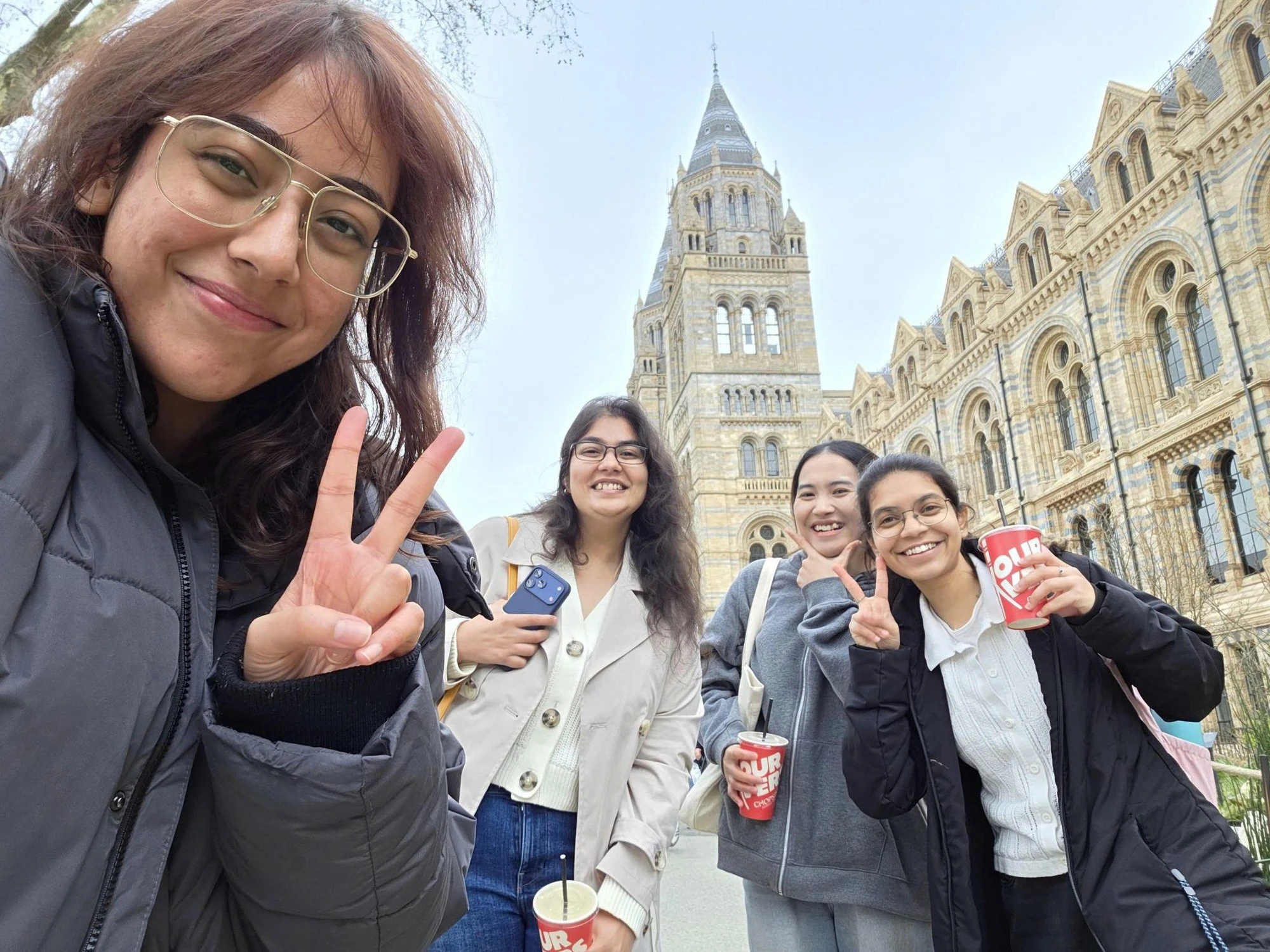 Bốn năm đại học và hành trang để một người trẻ bước ra thế giới - Hình 1