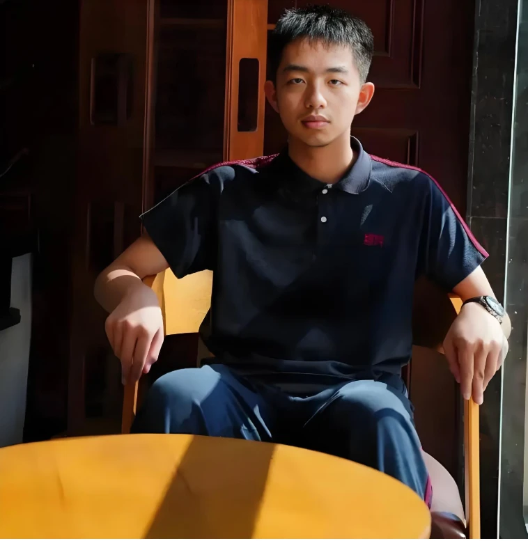 Thành tích gây bão mạng: Chỉ 1 nam sinh đạt điểm tuyệt đối môn Toán giữa hàng triệu thí sinh - Hình 1