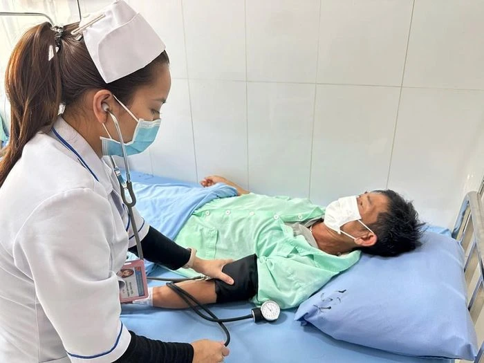 Bộ Y tế vào cuộc vụ 84 người nghi ngộ độc sau khi ăn bánh mì tại Lâm Đồng - Hình 1