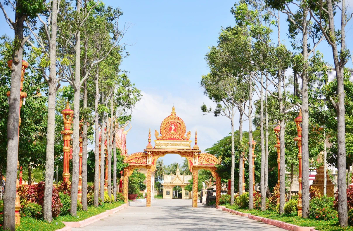 Chùa Xiêm Cán, tuyệt tác kiến trúc tráng lệ của đồng bào Khmer Nam bộ - Hình 6