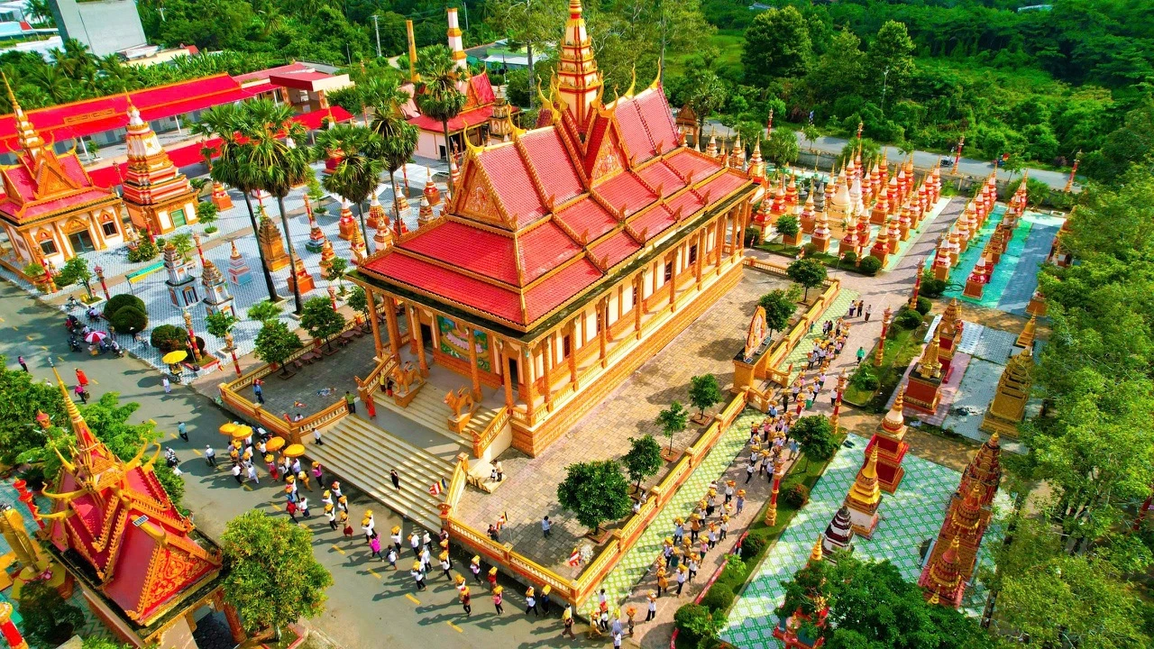 Chùa Xiêm Cán, tuyệt tác kiến trúc tráng lệ của đồng bào Khmer Nam bộ - Hình 8