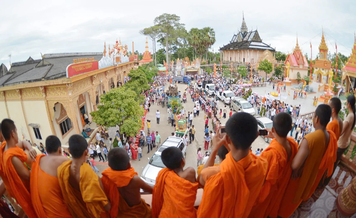 Chùa Xiêm Cán, tuyệt tác kiến trúc tráng lệ của đồng bào Khmer Nam bộ - Hình 9