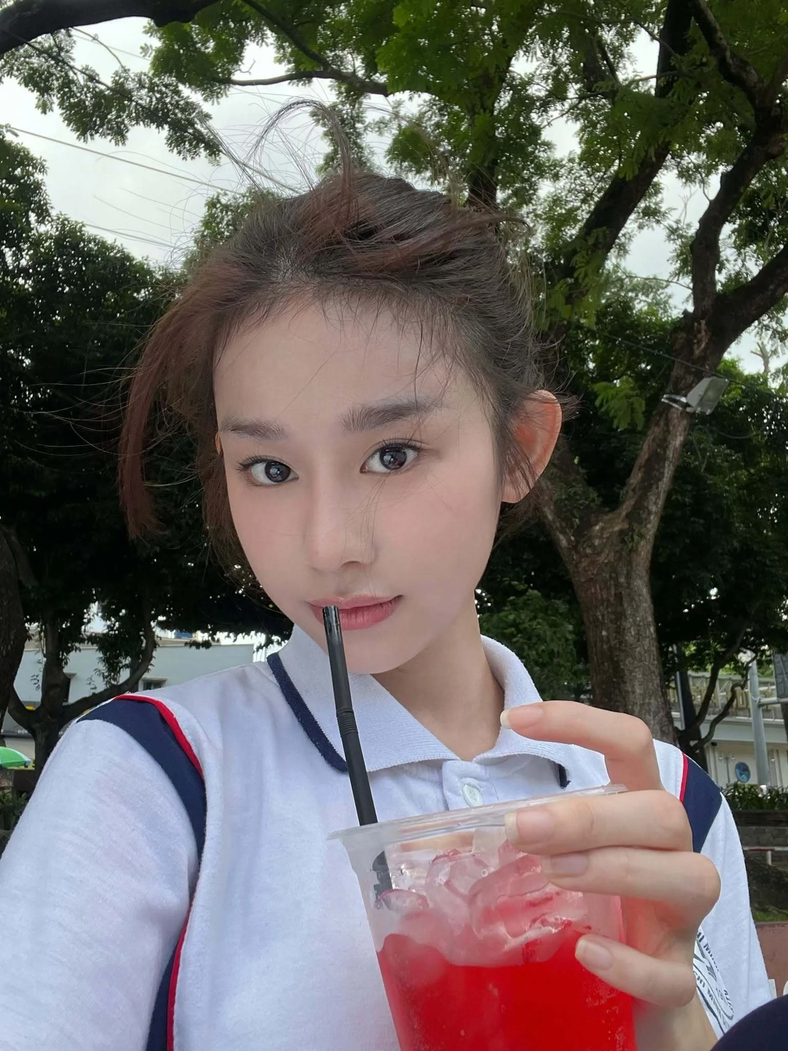 Diễn viên Đan Thư: 27 tuổi trẻ như học sinh, bất ngờ tiết lộ là mẹ một con - Hình 5