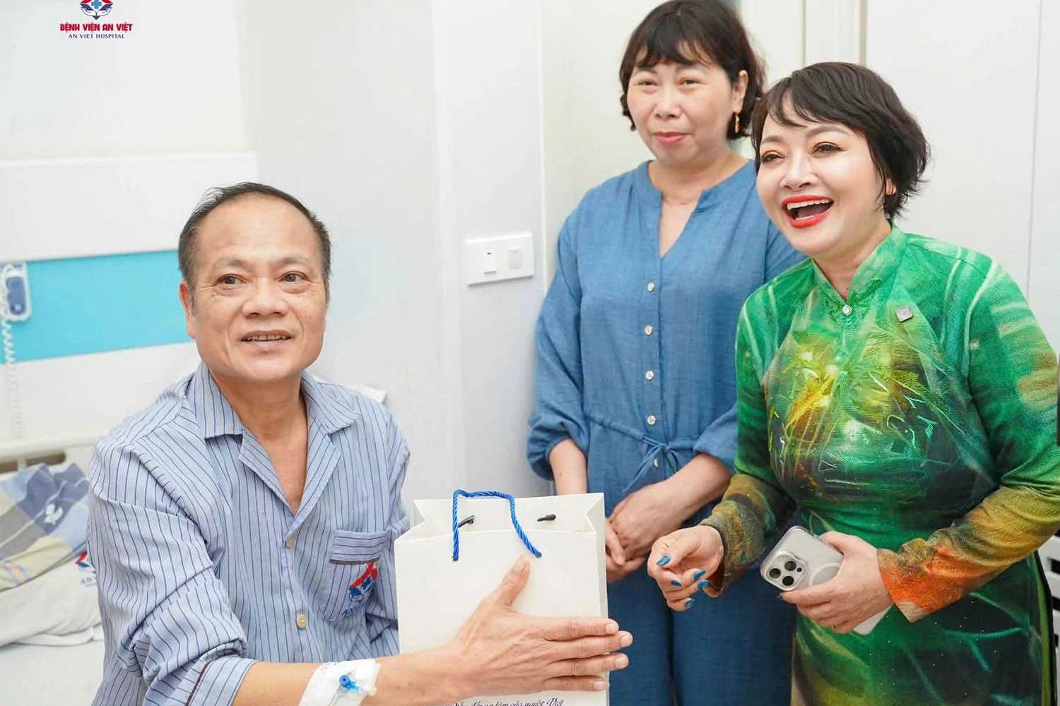 Góc khuất nương tựa của 2 bà mẹ đơn thân MC Thảo Vân và nghệ sĩ Trà My - Hình 1