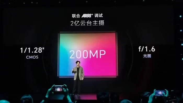 Honor công bố điểm ăn tiền nhất trên Robot Phone sắp ra mắt - Hình 2