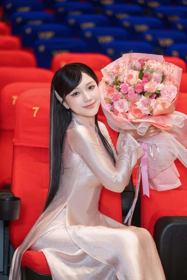 Nhan sắc mỹ nhân VTV đóng chính phim lịch sử đang gây chú ý phòng vé - Hình 4