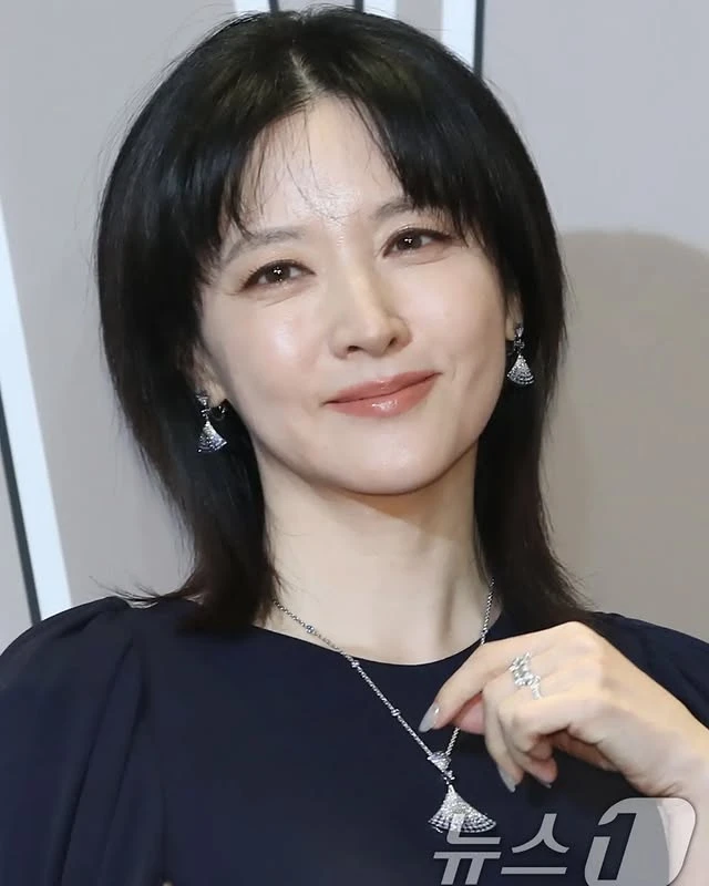 Nhan sắc tuổi 55 của nàng Dae Jang Geum: Đẹp như chưa từng già đi - Hình 4