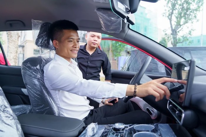 Tái cấu trúc phân khúc xe thương mại: MPV điện và bán tải đe dọa đất sống xe truyền thống - Hình 2