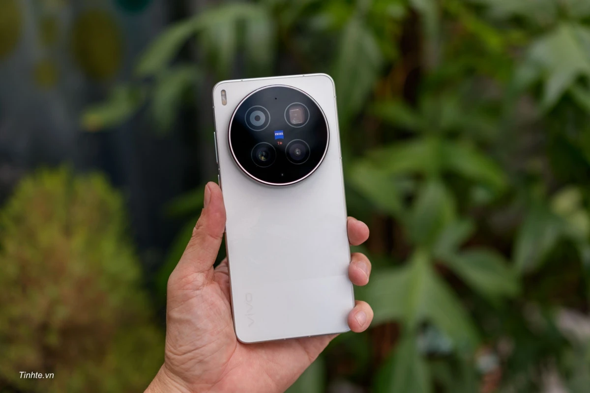 Điểm mặt 6 mẫu smartphone siêu cao cấp có giá trên 40 triệu đồng tại Việt Nam - Hình 6