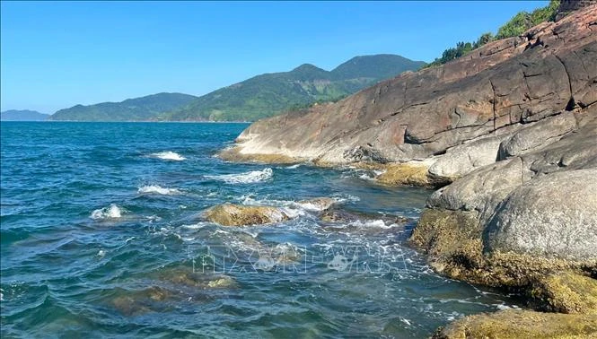 Vẻ đẹp quyến rũ của vịnh Lăng Cô - Hình 5