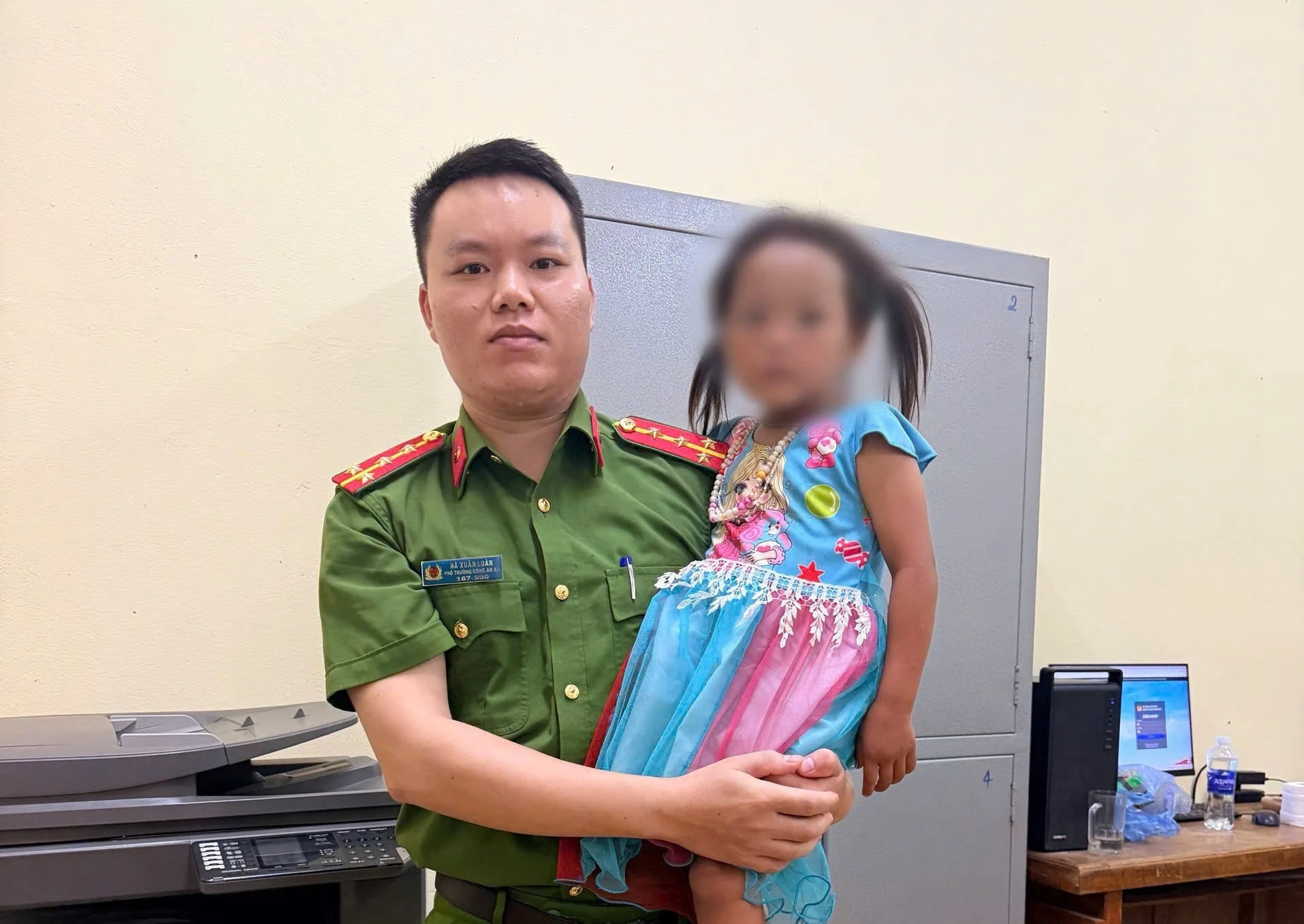 Giải cứu bé gái 6 tuổi bị bắt cóc ở Sơn La - Hình 2