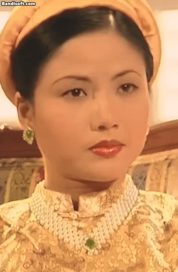 Mỹ nhân Việt đẹp đến mức ai không biết còn tưởng Hoàng hậu thật: Visual xé sử bước ra, diễn chuẩn hơn sách giáo khoa - Hình 3
