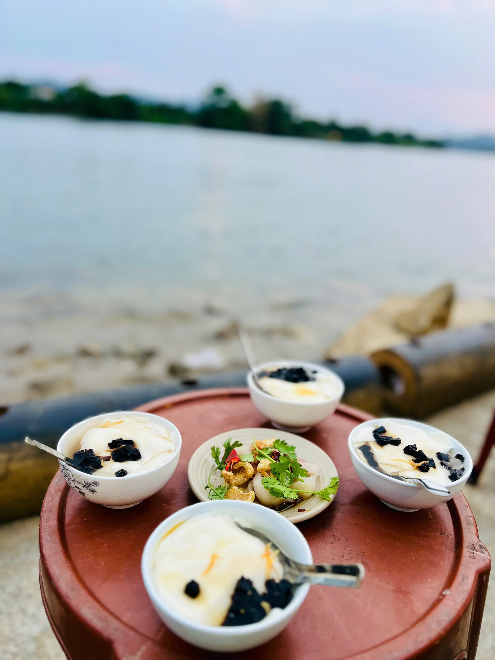 Có một nàng thơ rất khác ở Huế: Sông Hương và Mùa hè đẹp nhất! - Hình 18
