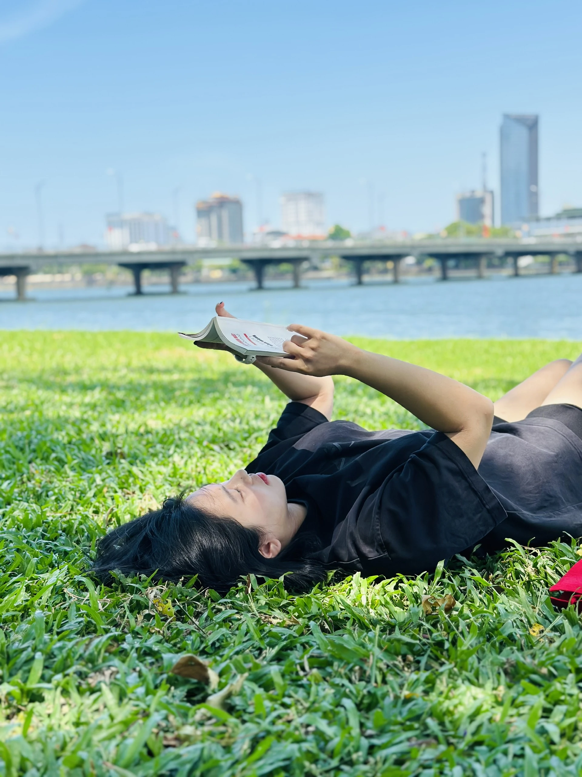 Có một nàng thơ rất khác ở Huế: Sông Hương và Mùa hè đẹp nhất! - Hình 3