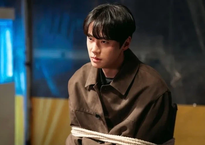 Lee Jun Young rơi vào cái bẫy trong Reborn Rookie - Hình 1