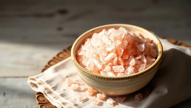 5 lý do vì sao nên đặt 1 bát muối trong góc nhà - Hình 2