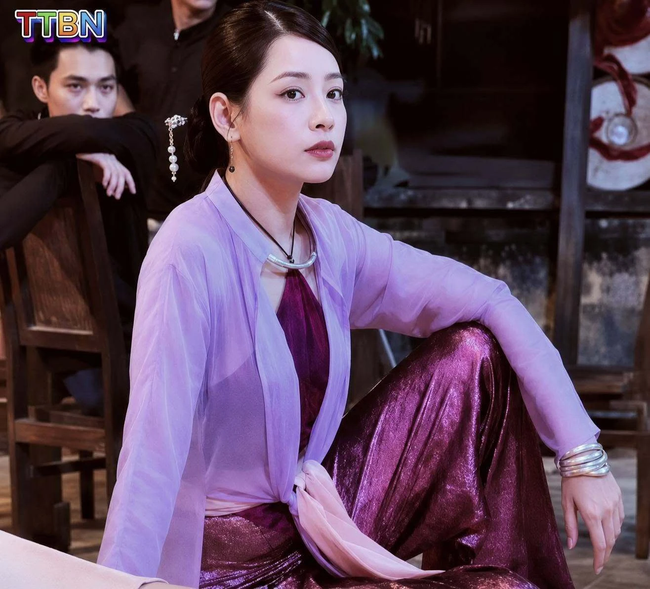Đừng đứng cạnh Chi Pu! - Hình 10