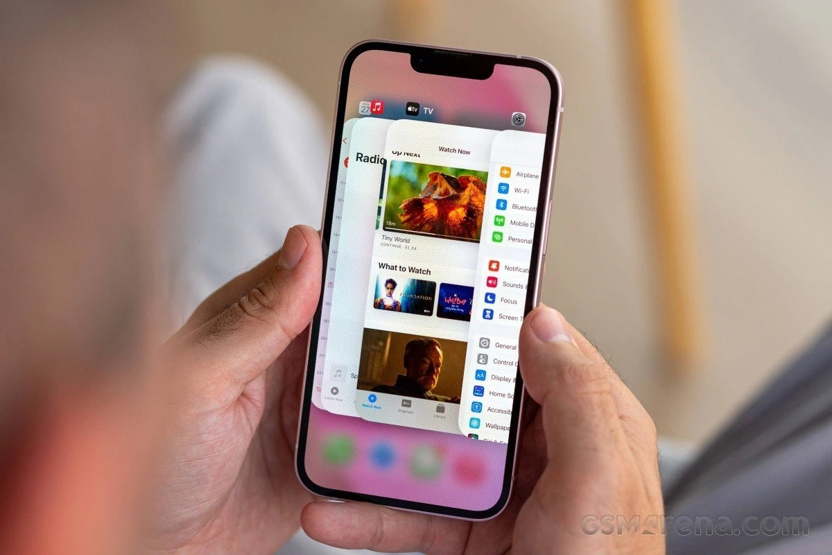 iPhone 13: Mẫu iPhone mới có giá bán dễ tiếp cận nhất tại Việt Nam - Hình 1