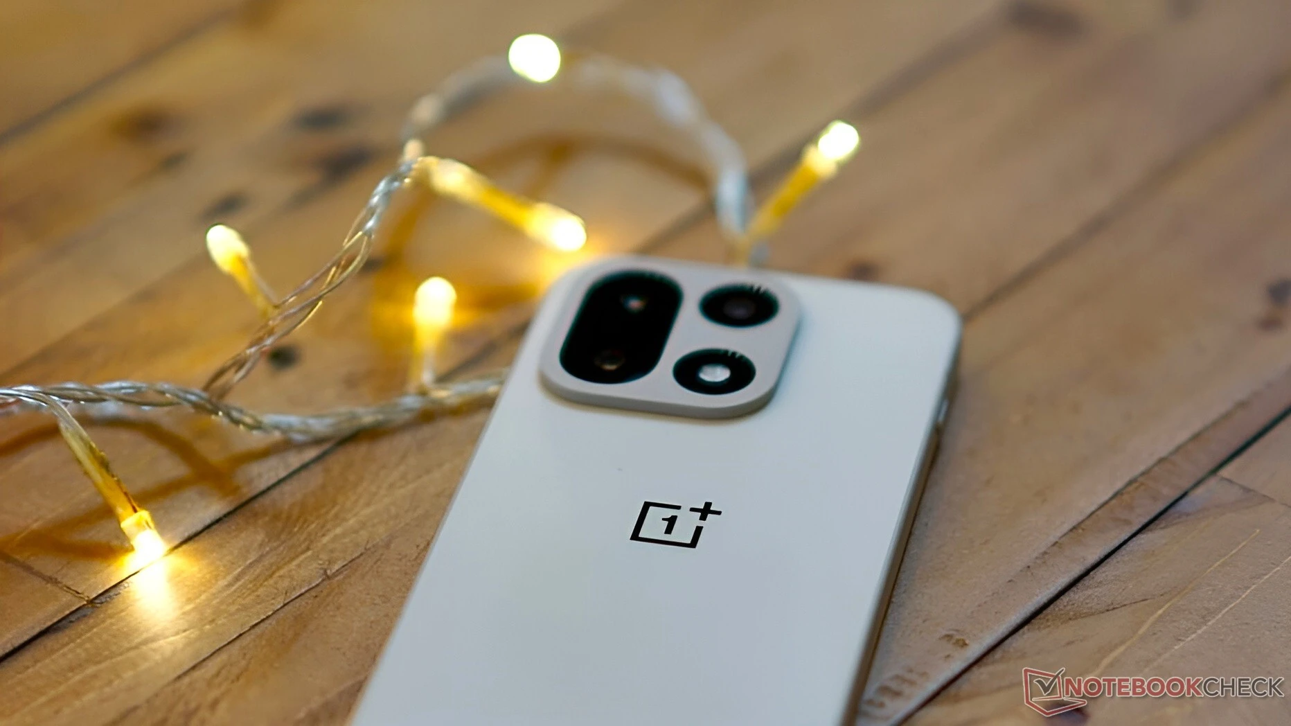 OnePlus 16: Nâng cấp camera 200MP cực khủng nhưng OxygenOS có nguy cơ bị khai tử - Hình 1