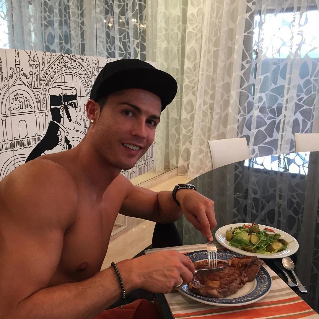 Bữa ăn quan trọng nhất của Ronaldo - Hình 4