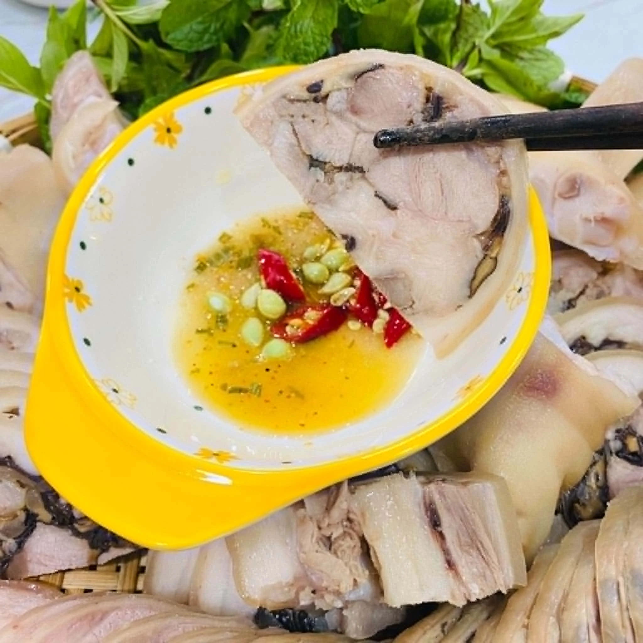 Cách làm chân giò nhồi thịt thơm ngon, lạ miệng cho bữa cơm gia đình - Hình 4