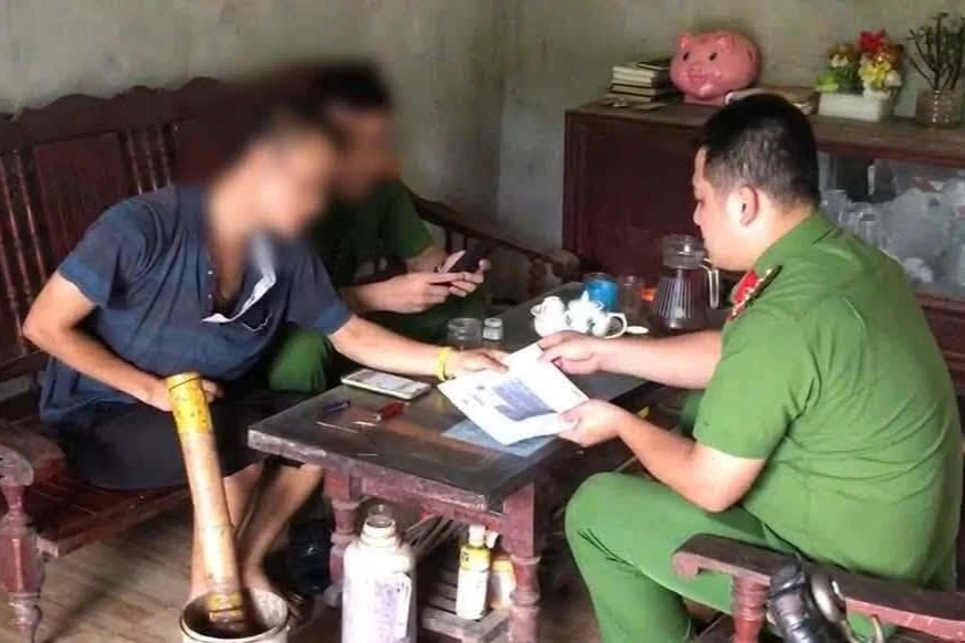 Công an phát hiện 90 người tương tác với thông tin xấu độc từ Lê Trung Khoa - Hình 1