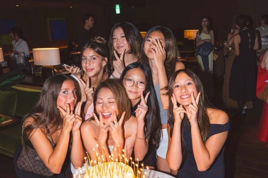 Dụi mắt 10 lần vẫn không tin đây là thiên thần nhí Choo Sarang, 1 chi tiết nhìn đi nhìn lại vẫn sốc - Hình 4