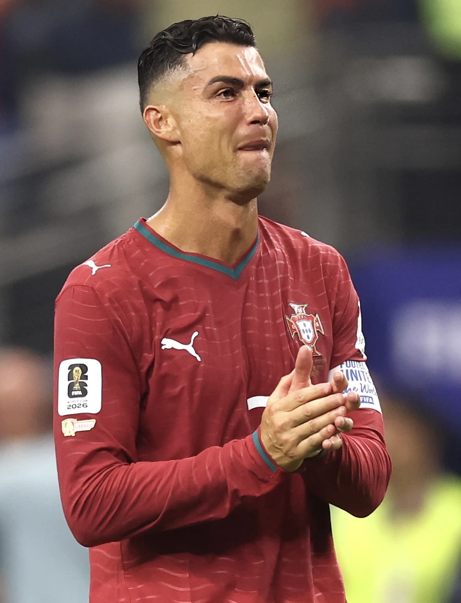 Hàng chục triệu fan toàn thế giới khóc cùng Cristiano Ronaldo - Hình 1