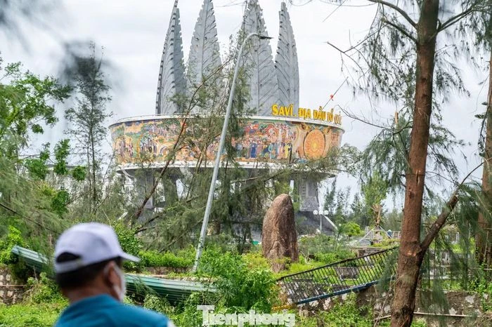 Không nhận ra mũi Sa Vĩ sau khi bão quét qua - Hình 2