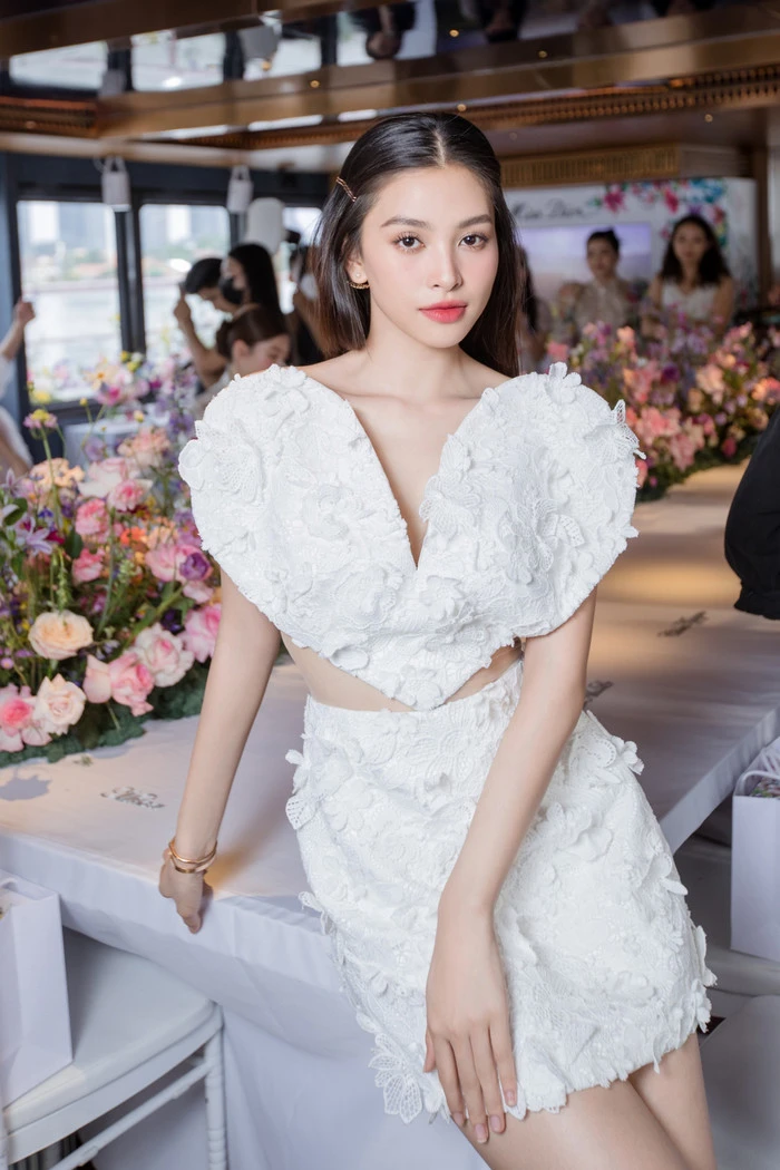 Những cung đường đẹp nhất quê Tiểu Vy dành cho người mê xê dịch - Hình 1