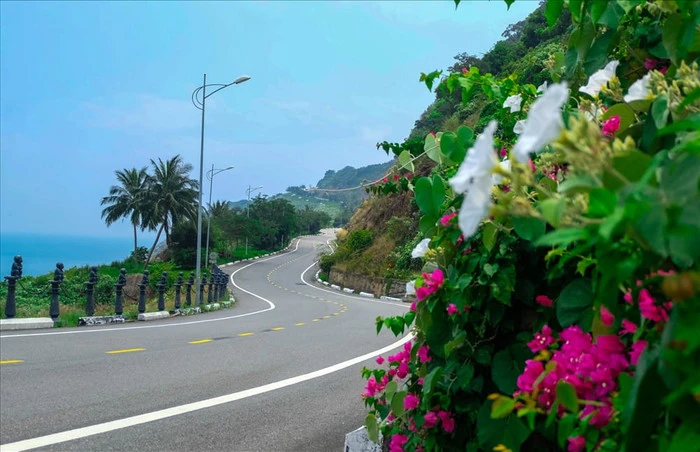 Những cung đường đẹp nhất quê Tiểu Vy dành cho người mê xê dịch - Hình 3