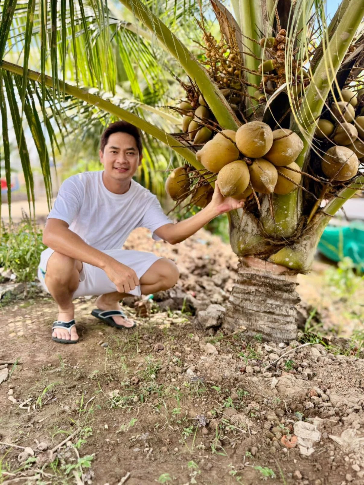 Diễn viên Minh Luân ở tuổi 41: Sống kín tiếng, vui thú điền viên với cơ ngơi 20.000 m² - Hình 4