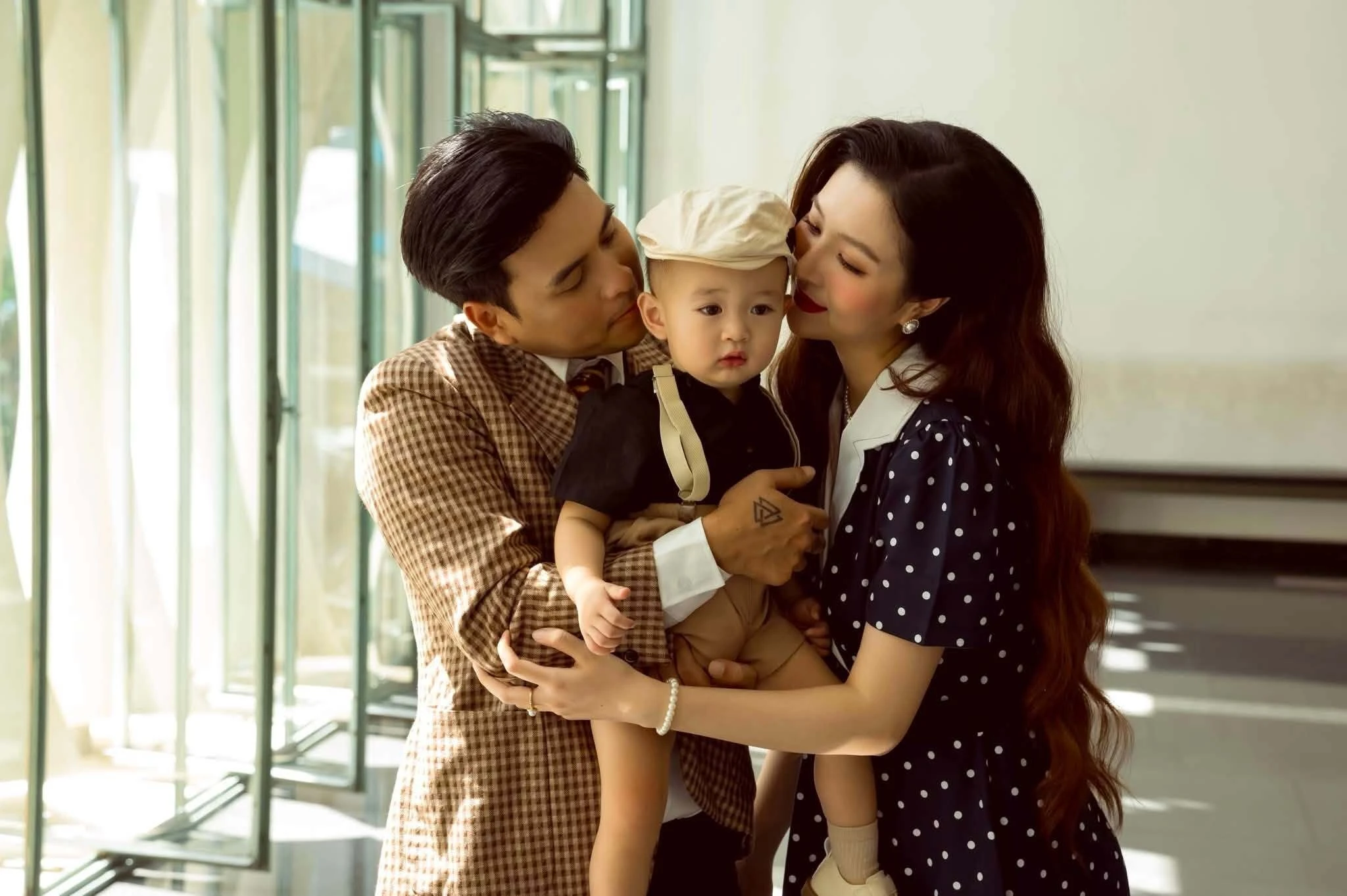 Hồ Quang Hiếu lấy vợ kém 17 tuổi: Tôi vừa chăm con nhỏ, vừa chăm vợ bầu - Hình 2