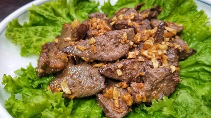 Ít người mua vì nghĩ không bổ, phần thịt lợn giá rẻ này lại giàu vitamin A và sắt, ăn đúng cách vừa ngon vừa bổ - Hình 3