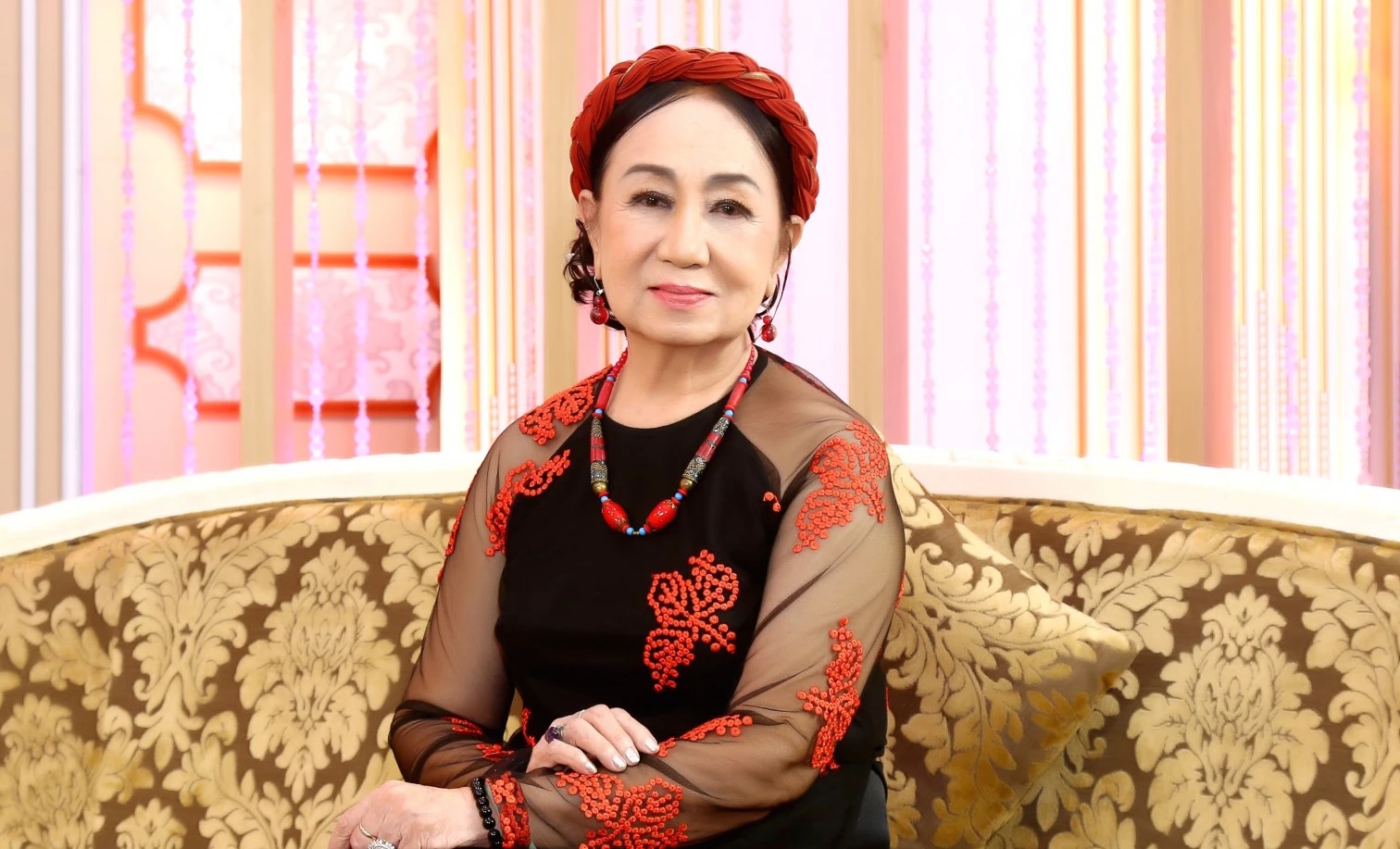 Người duy nhất đóng cả 2 bộ phim về Nam Phương Hoàng hậu: Thần thái ngút ngàn như hoàng tộc thật sự - Hình 5