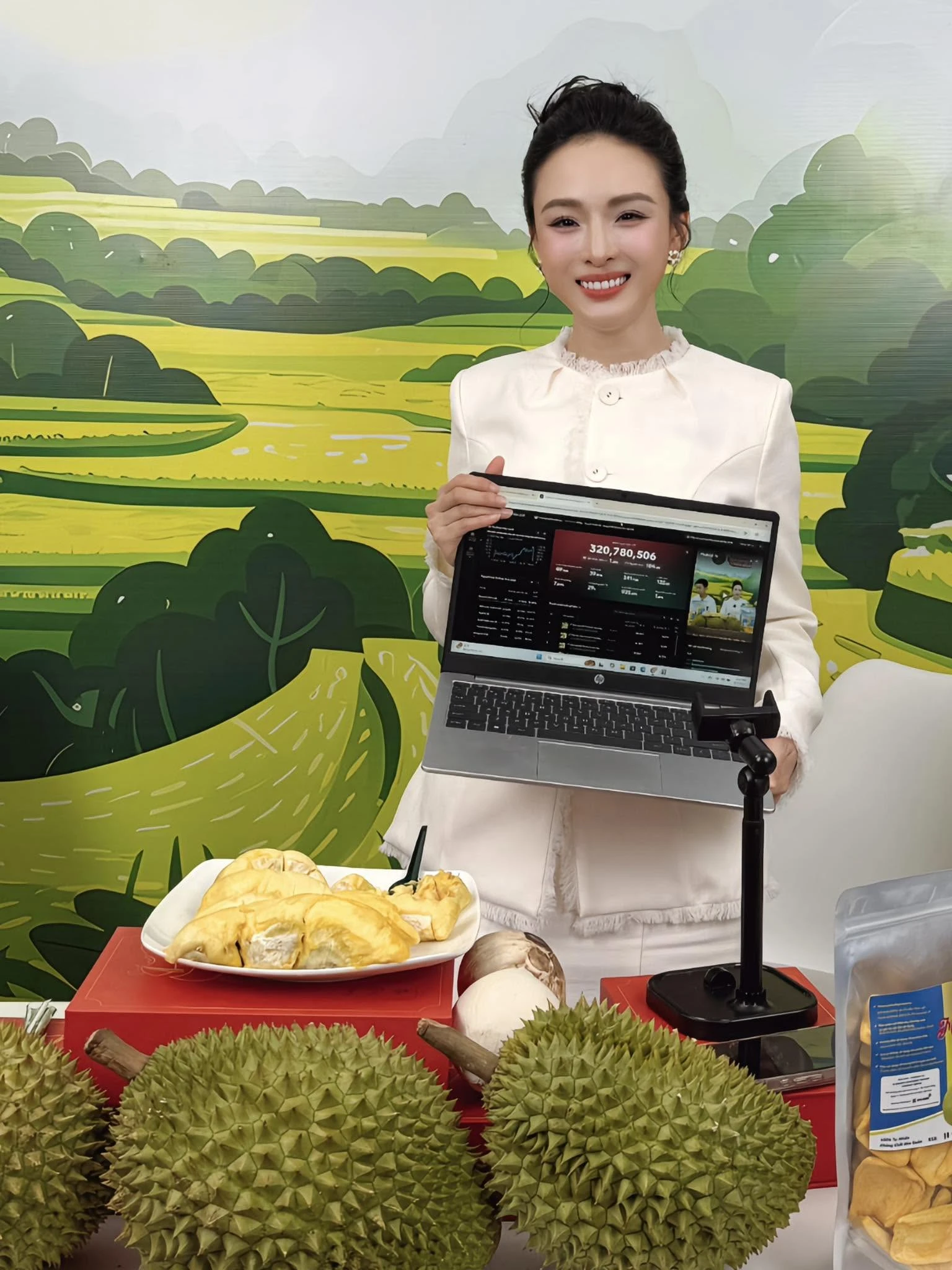 Trương Hồ Phương Nga hiện tại - Hình 2