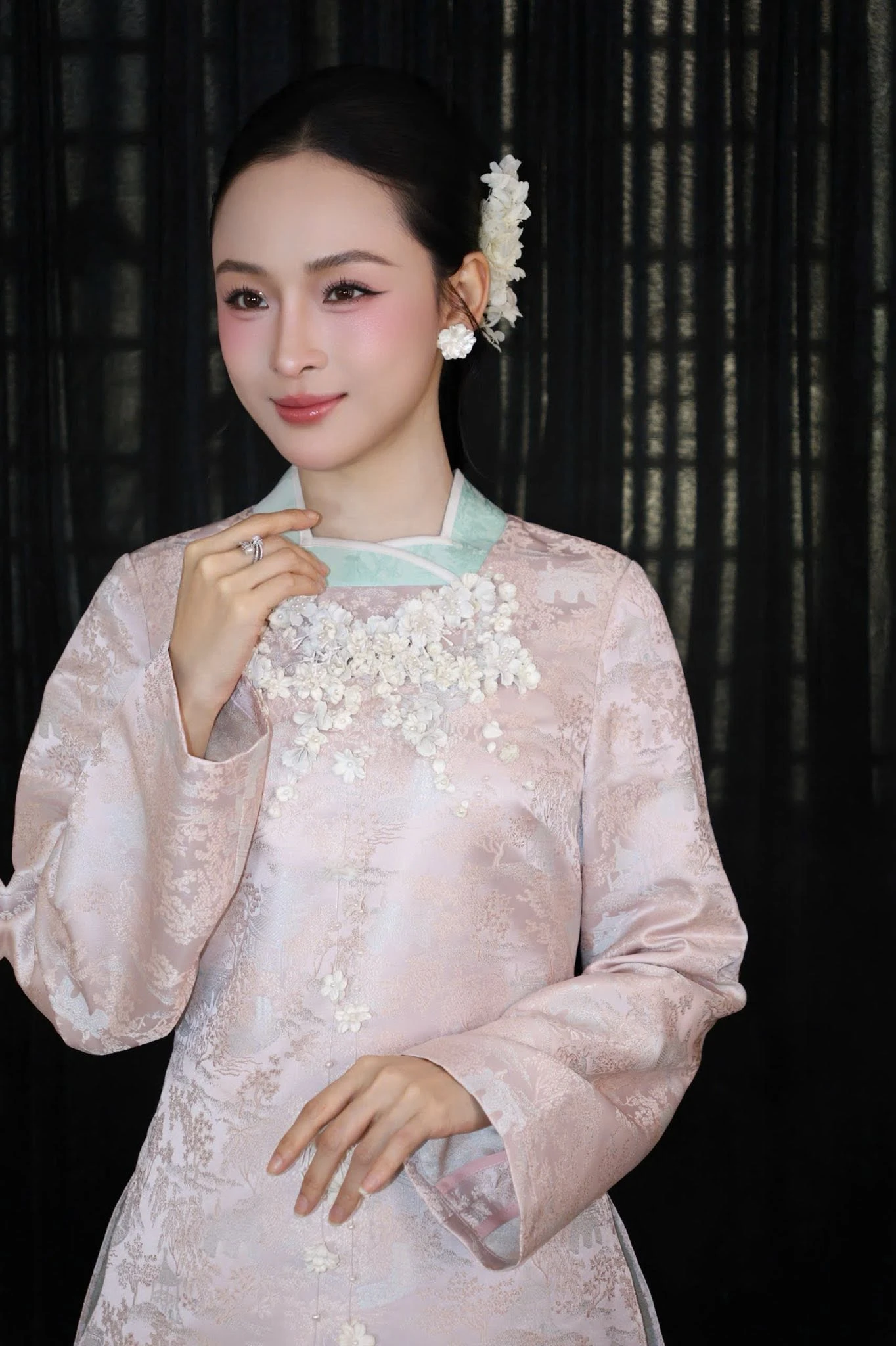 Trương Hồ Phương Nga hiện tại - Hình 5